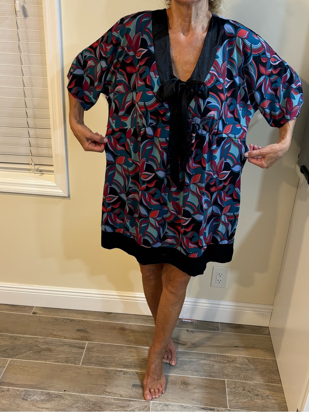 Women’s Multicolor Printed Swim Cover-Up with Black Trim. XL